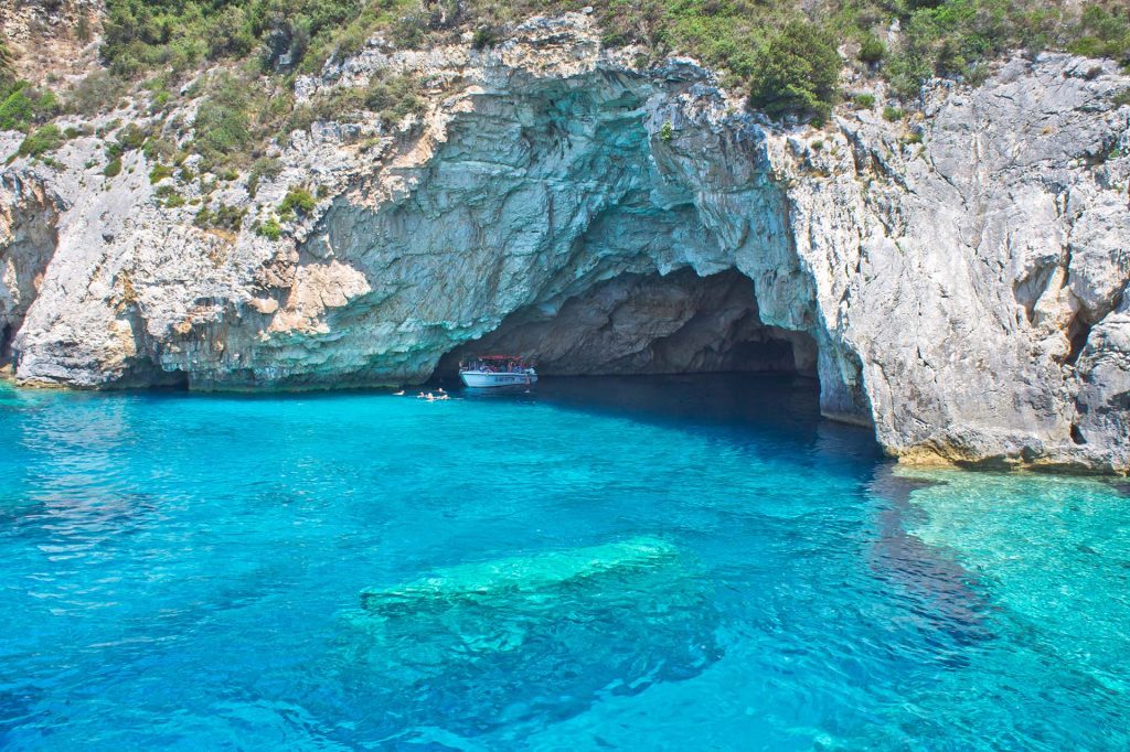 Moto Paxos view cave paxos sea