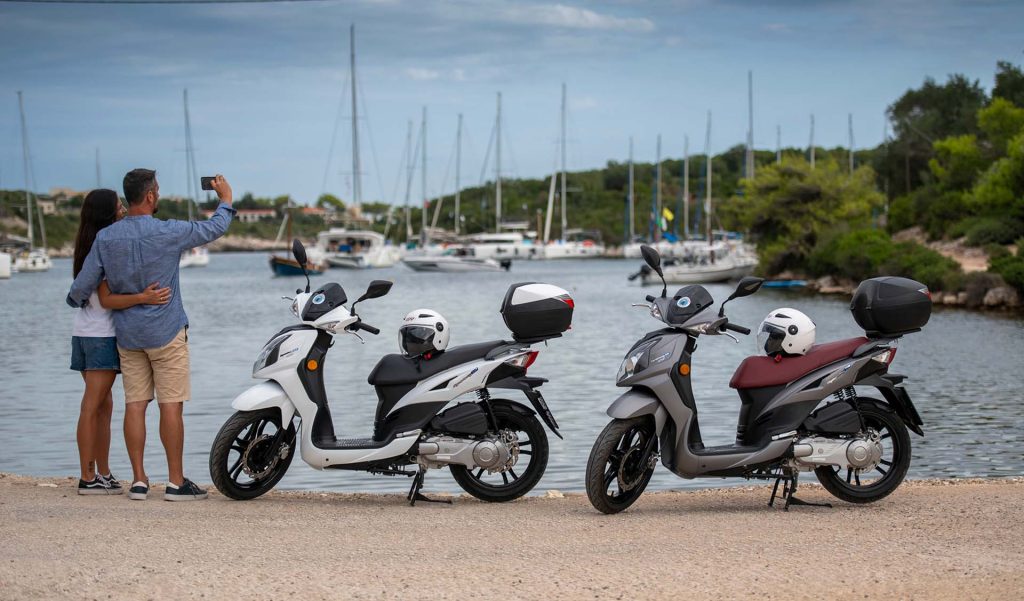 Moto Paxos couple enjoying the view